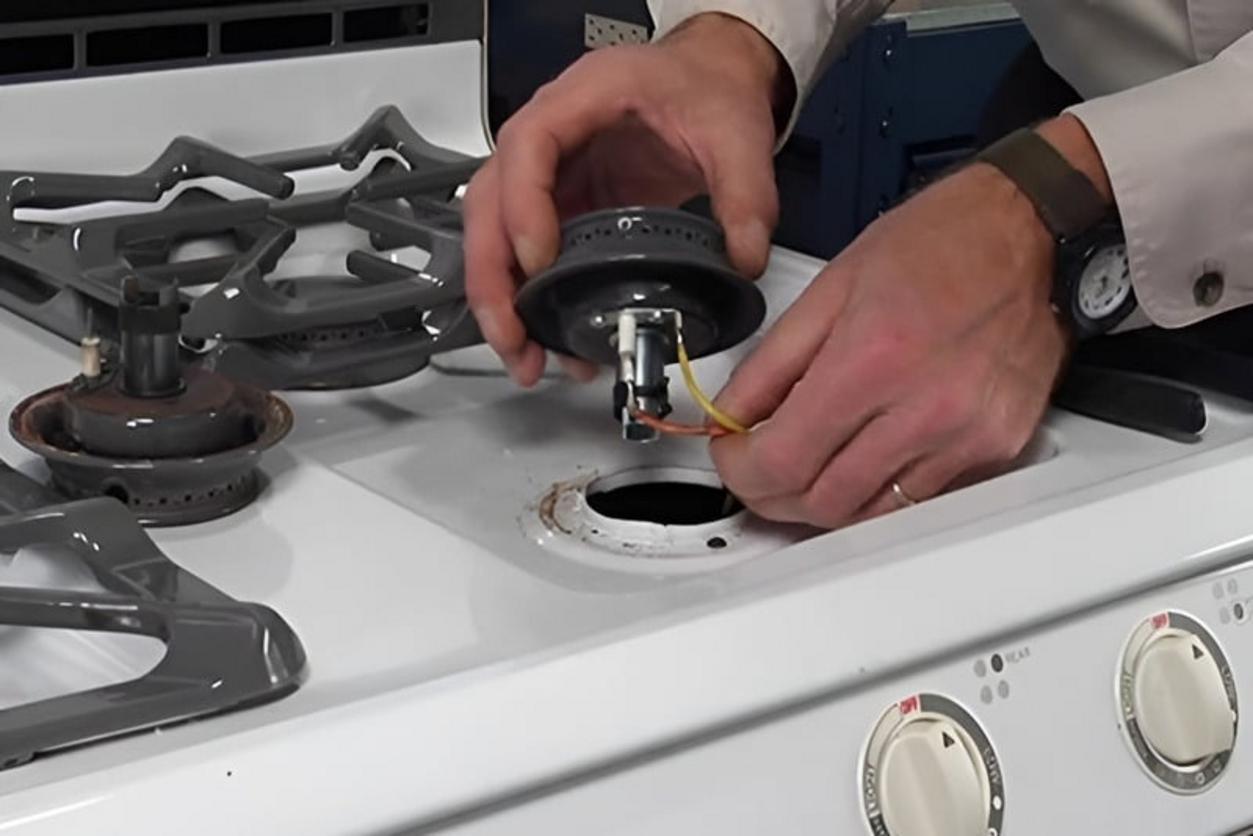 Lưới lọc mỡ cần vệ sinh định kỳ.