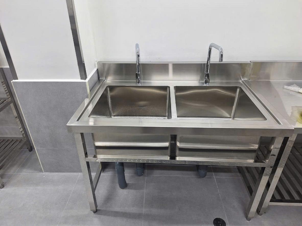 Sơ đồ luồng hàng FIFO.