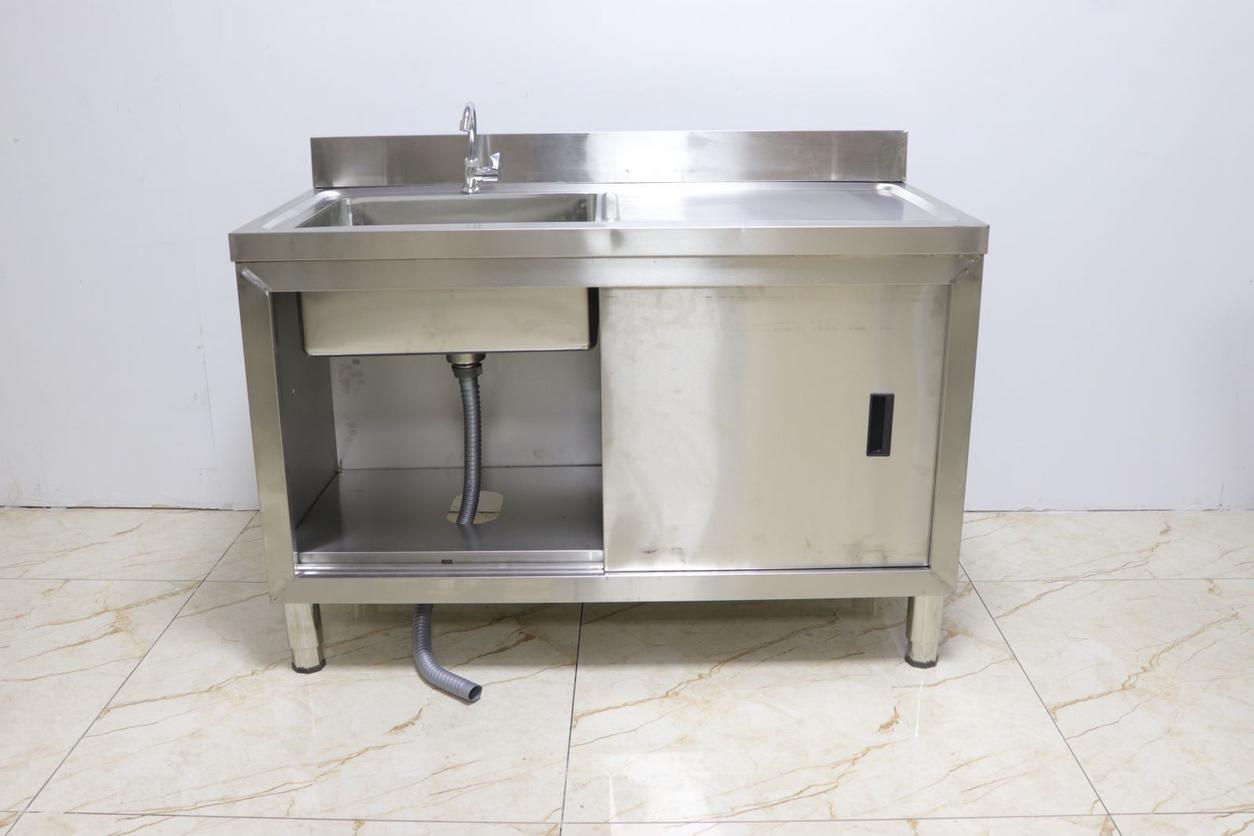 Mác thép và tiêu chuẩn gia công quyết định độ bền tủ inox.