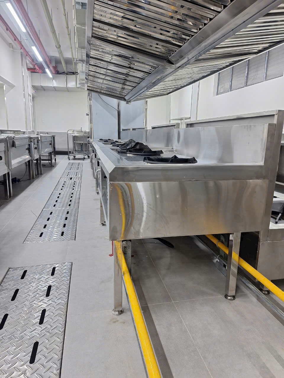 thi công bếp công nghiệp bình dương 2025 lắp đặt bếp ga công nghiệp