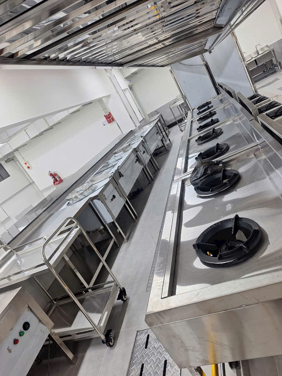 thi công bếp công nghiệp bình dương 2025 lắp đặt bếp ga công ngiệp 2 họng