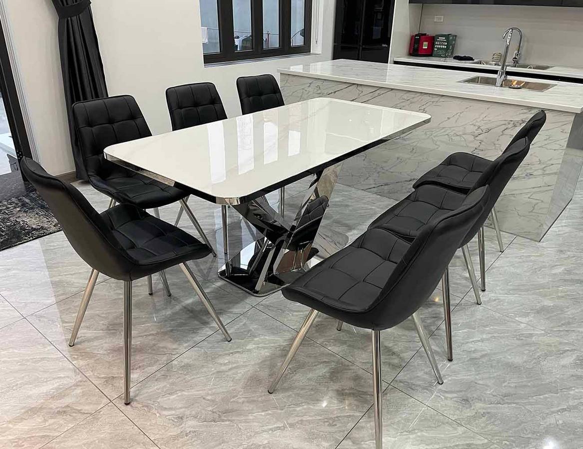 Kích thước 1.6m — phù hợp gia đình 4–6 người